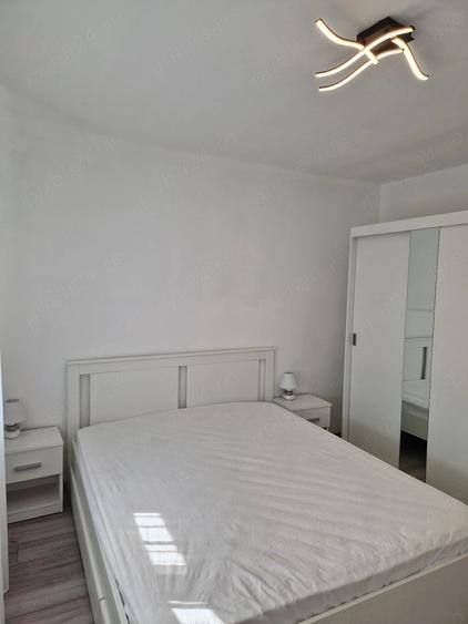 Apartament cu 3 camere decomandat în Podgoria