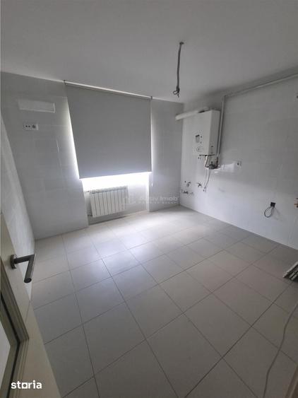 Apartament cu 5 camere decomandat în Central