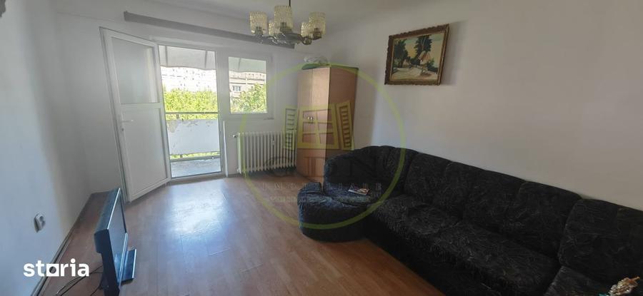 Apartament cu 4 camere decomandat în 1 Mai