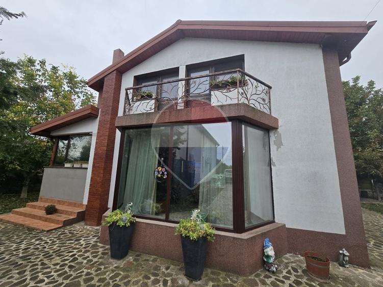 Casă individuală cu 5 camere cu Teren 958 Mp în Nord