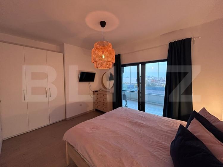 Apartament cu 6 camere semidecomandat, mobilat în 1 Mai