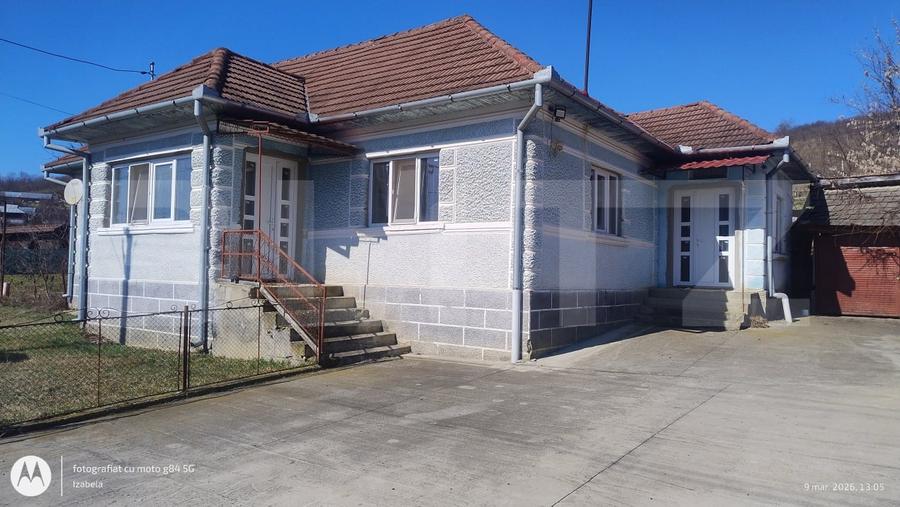 Casă individuală cu 3 camere cu Canalizare în Nord