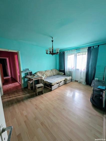 Apartament cu 3 camere semidecomandat în Făgăraș