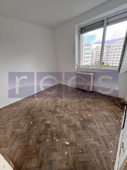 Apartament cu 3 camere semidecomandat în Iancului
