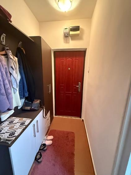 Apartament cu 3 camere decomandat în Drumul Taberei
