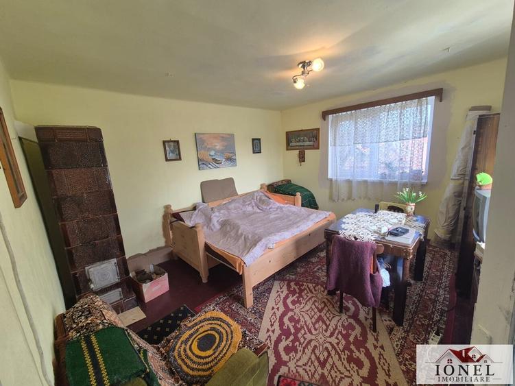 Casă individuală cu 2 camere cu Teren 1700 Mp în Henig