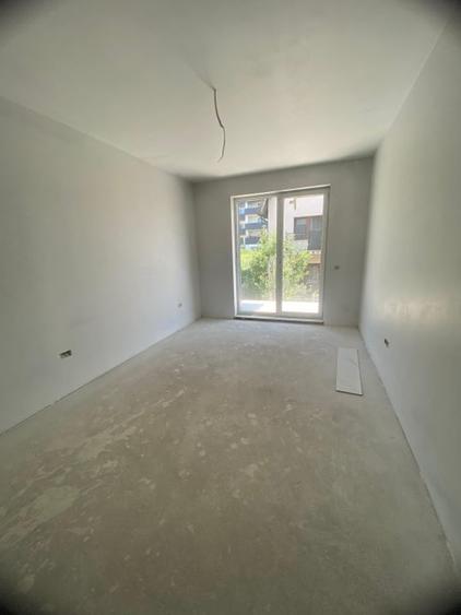 Apartament cu 3 camere semidecomandat în Apahida