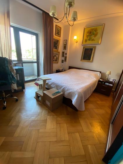 Apartament cu 4 camere semidecomandat în Universitate