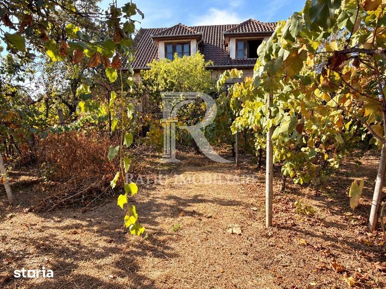 Casă cu 4 camere cu Teren 497 Mp în Iosia