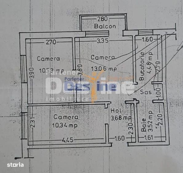 Apartament cu 3 camere semidecomandat în Alexandru cel Bun