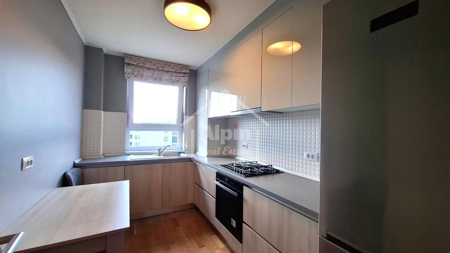 Apartament cu 2 camere decomandat în Tractorul