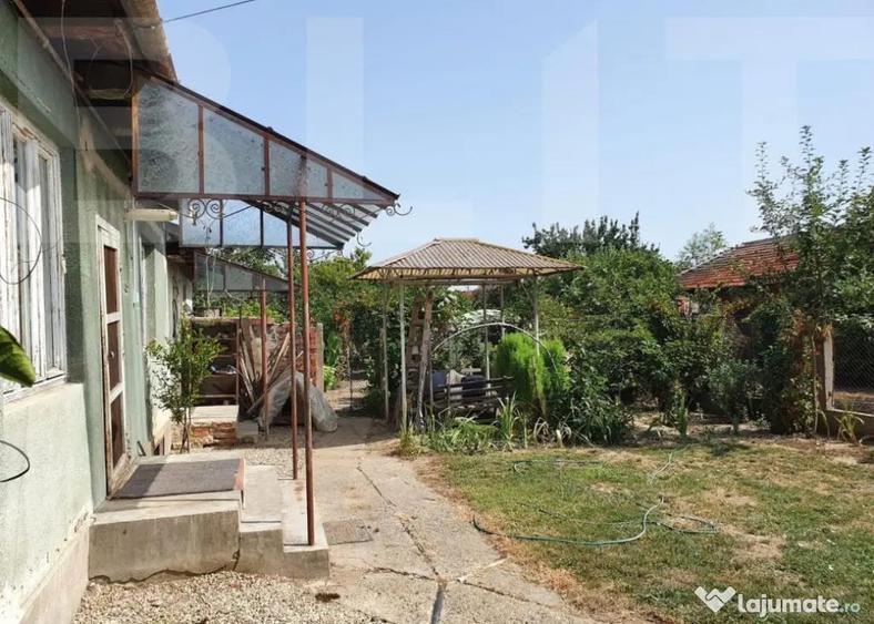 DE VANZARE Casa cu gradina mare in Lugoj - 1