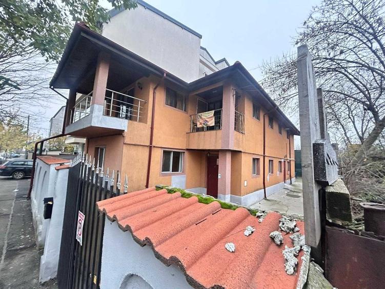 Casă cu 4 camere cu Teren 285 Mp în 16 Februarie