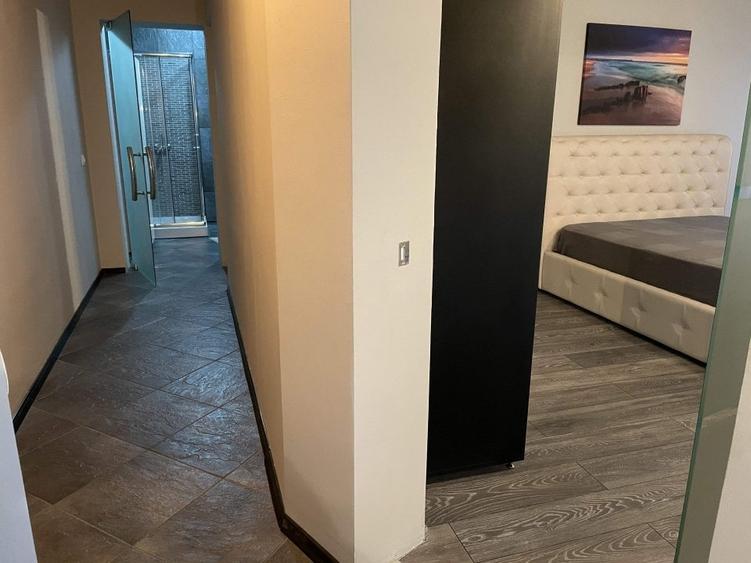 Apartament cu 3 camere decomandat în Crișan