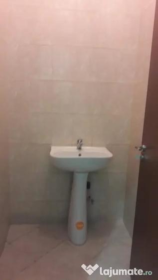 Casă cu 3 camere în Pantelimon