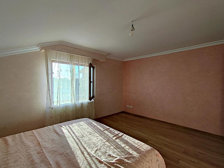 Casă cu 5 camere cu Canalizare în Valu lui Traian