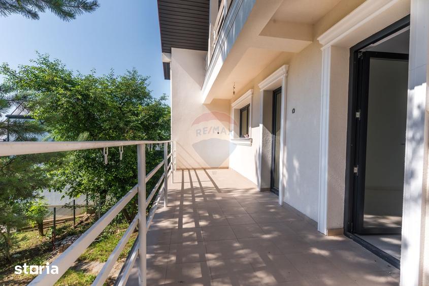 Casă cu 5 camere cu Teren 1000 Mp în Bârnova