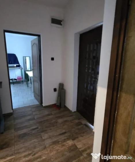 Casă cu 2 camere cu Teren 1200 Mp în 1 Mai
