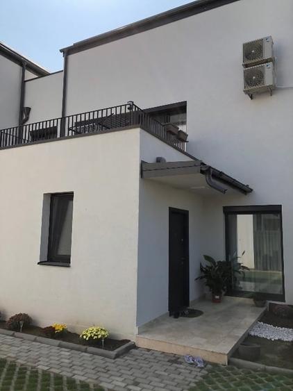 Duplex cu 5 camere cu Canalizare în Central