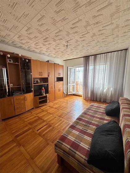 Apartament cu 3 camere decomandat în Zarand