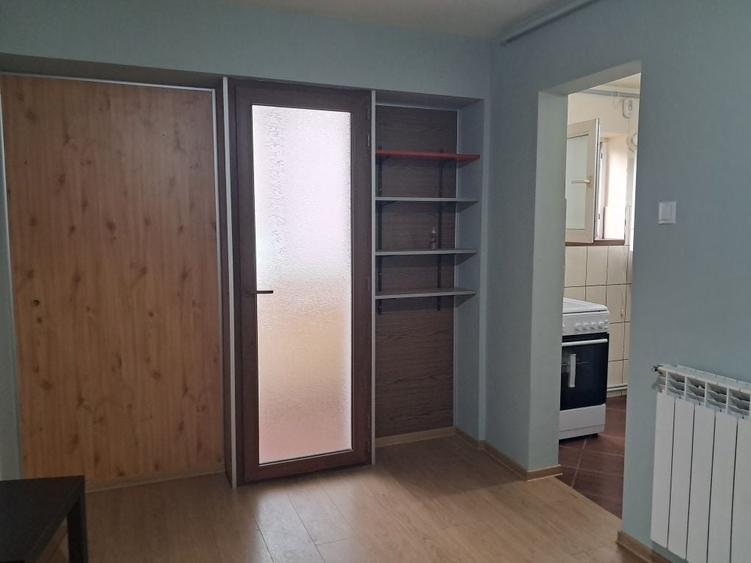 Garsonieră semidecomandată în Gară