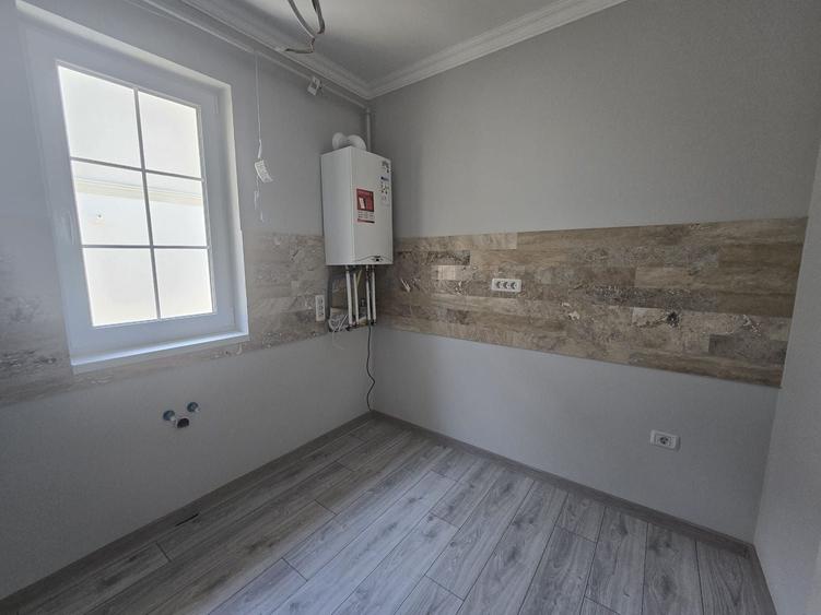 Apartament cu 2 camere decomandat în Girocului