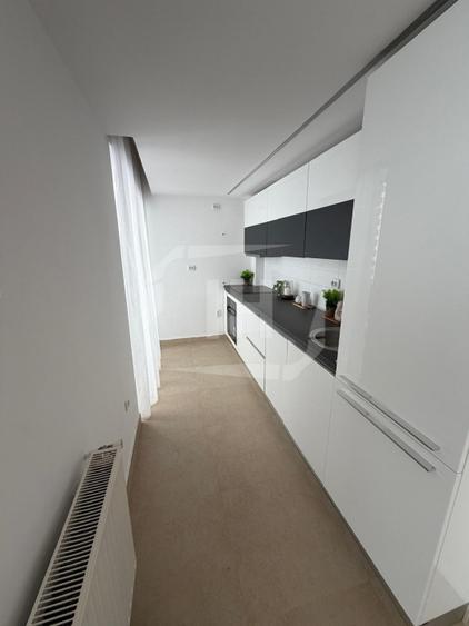 Apartament cu 5 camere decomandat, mobilat în Bună Ziua