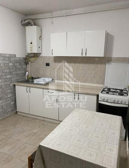 Garsonieră decomandată în Mehala