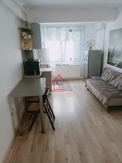 Apartament cu 3 camere, mobilat în Centru Civic