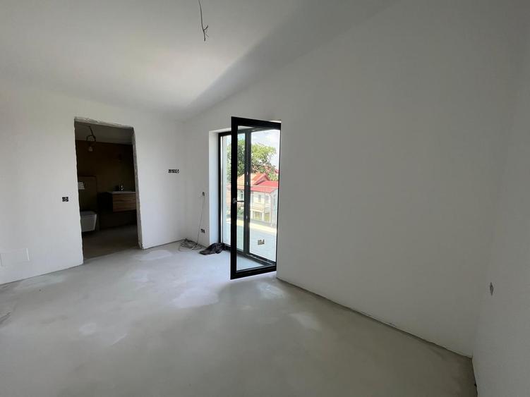 Casă individuală cu 6 camere cu Canalizare în Tunari