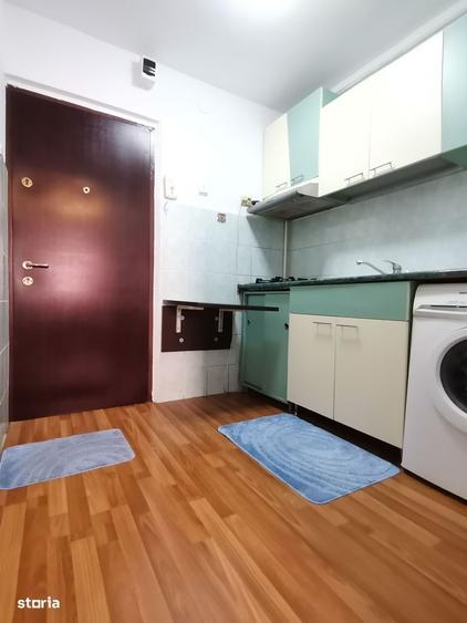 Garsonieră decomandată, mobilată în Noua
