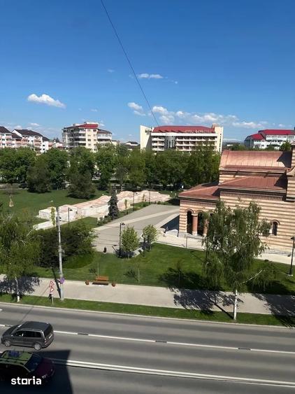 Apartament cu 3 camere decomandat în Central