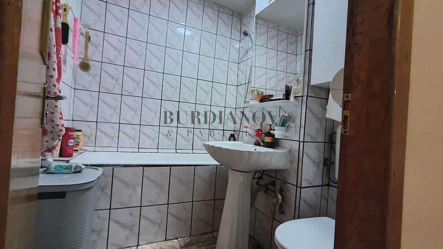 Apartament cu 4 camere semidecomandat în Pantelimon