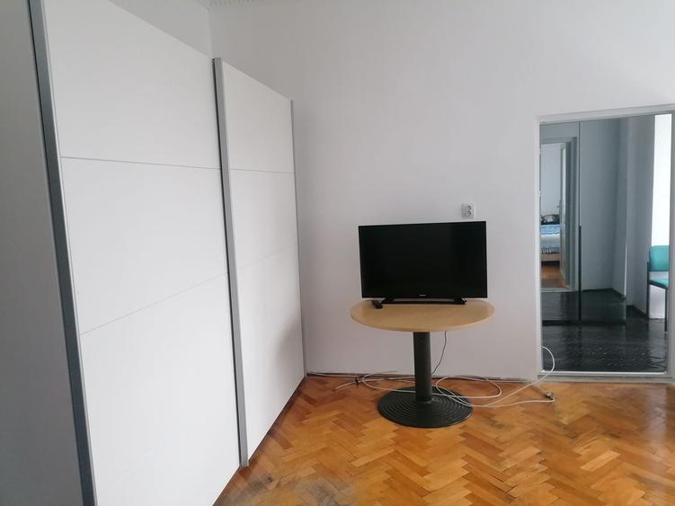 Apartament cu 3 camere nedecomandat în Central