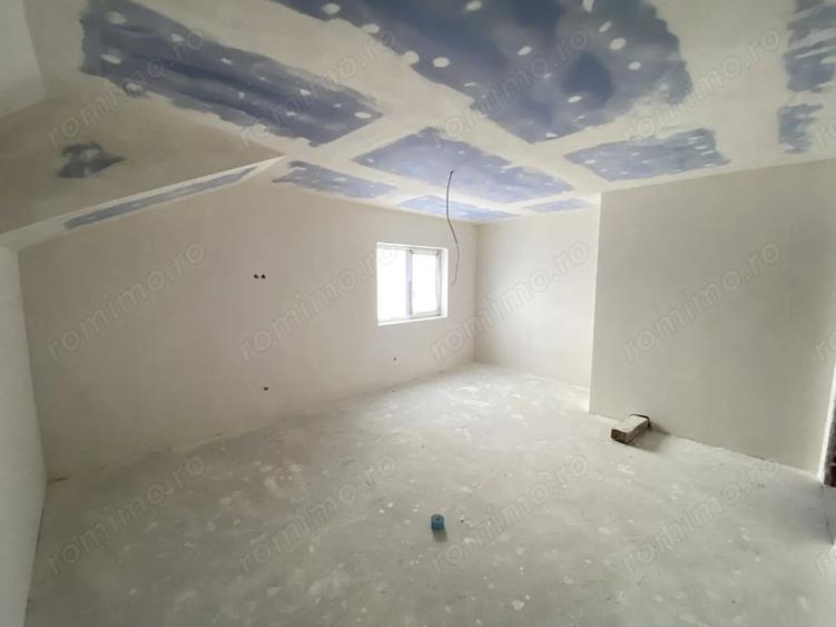 Casă cu 4 camere cu Teren 290 Mp în Moșnița Veche