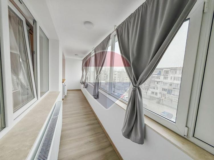 Apartament cu 2 camere semidecomandat, mobilat în Bd. Coșbuc