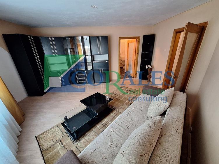 Apartament cu 3 camere semidecomandat, mobilat în Baba-Dochia