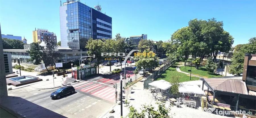 Apartament cu 6 camere decomandat în Central