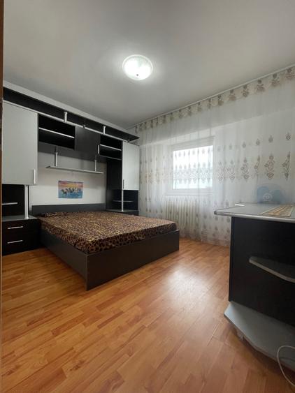 Apartament cu 3 camere decomandat în Vest