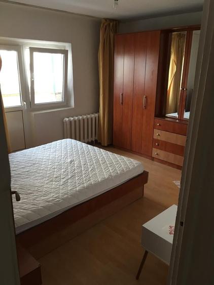 Apartament cu 3 camere decomandat în Nerva Traian