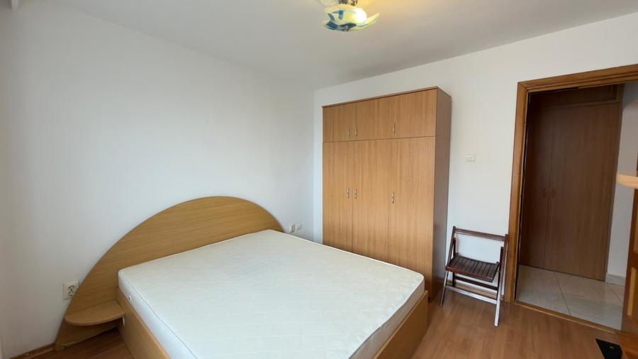 Apartament cu 2 camere decomandat, mobilat în Micro 21