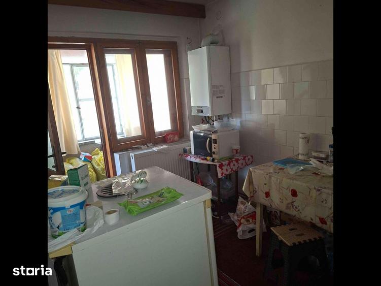 Casă cu 6 camere cu Teren 210 Mp în Rovine