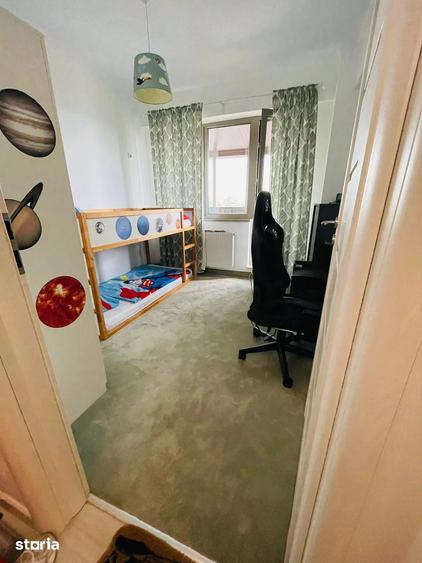 Apartament cu 4 camere decomandat în Chitila