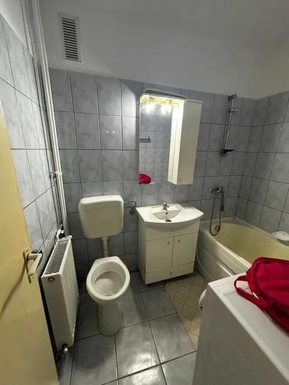 Garsonieră semidecomandată în Lipovei