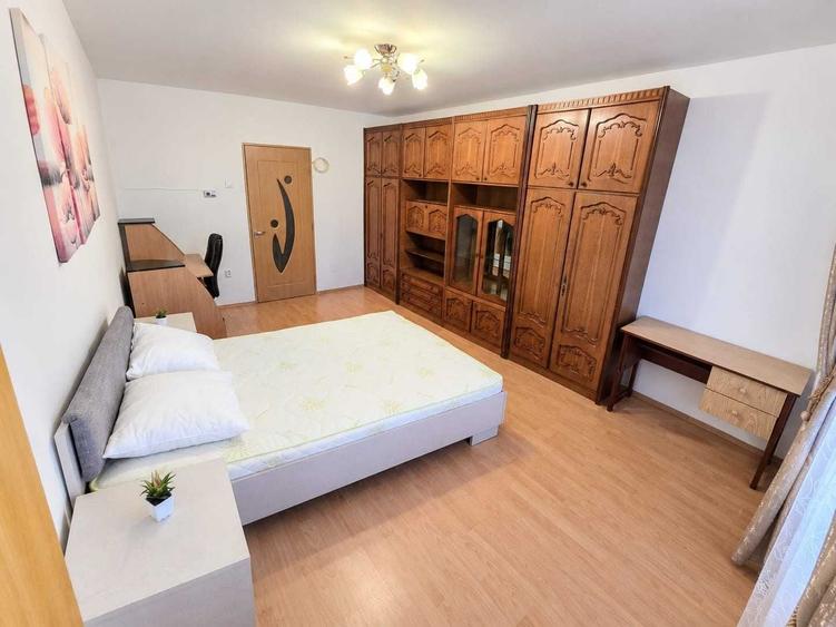 Apartament cu 2 camere decomandat în Exterior Vest