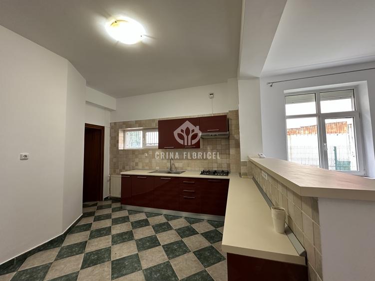 Casă individuală cu 7 camere cu Canalizare în Herăstrău