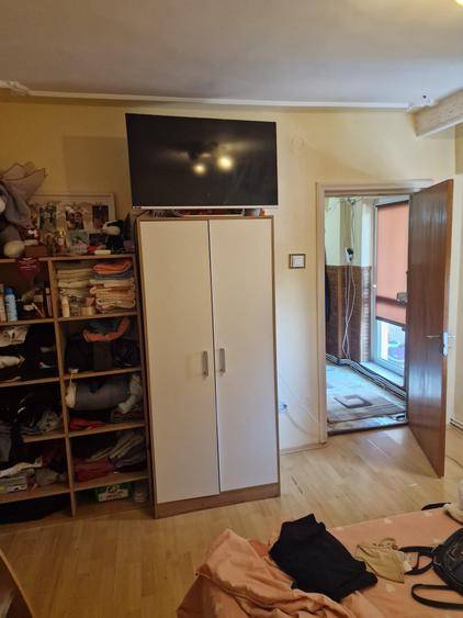 Apartament cu 2 camere decomandat în Hala Centrală
