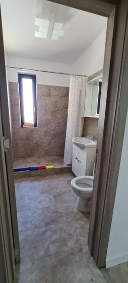 Apartament cu 3 camere semidecomandat, mobilat în Giroc