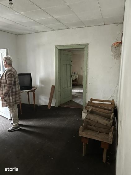 Casă cu 3 camere cu Teren 5000 Mp în Central