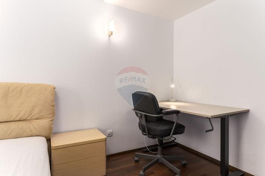 Apartament cu 4 camere semidecomandat, mobilat în Herăstrău